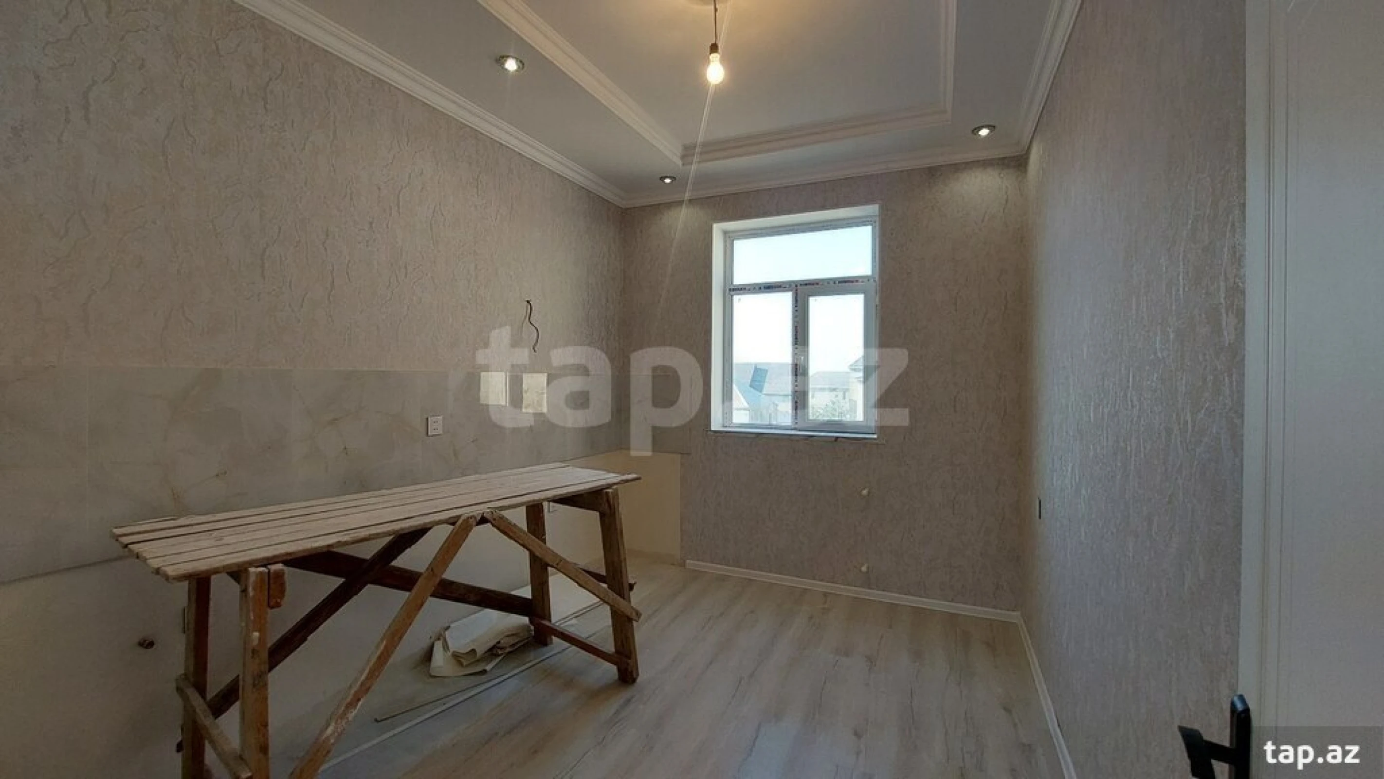 Satılır 4 otaqlı həyət evi