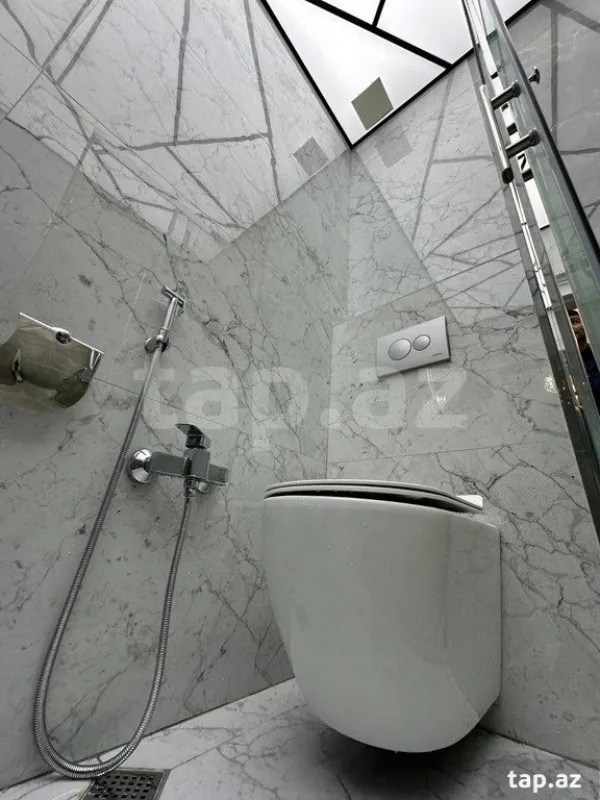 Satılır 2 otaqlı yeni tikili 80 m²