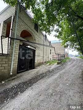 Kirayə verilir 4 otaqlı həyət evi 300 m² — Göygöl 4 otaq 300.00 m²