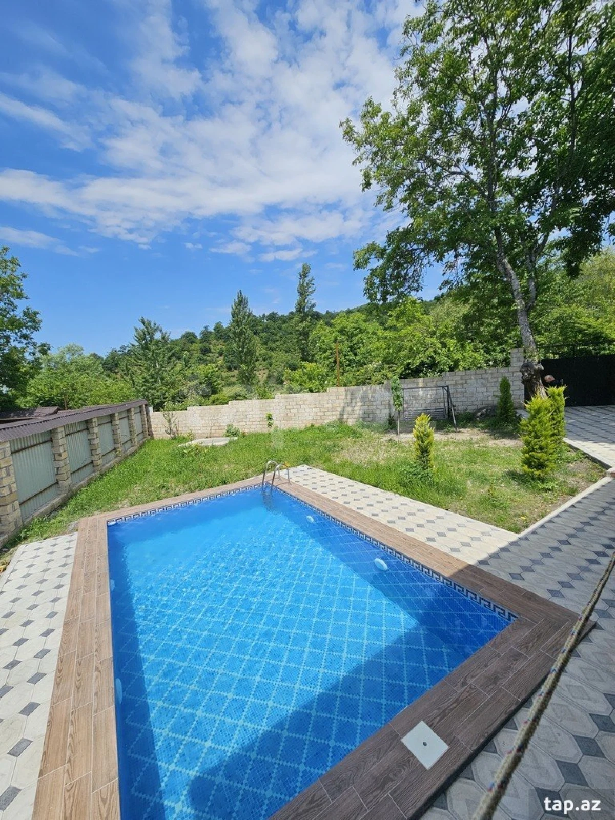 Kirayə verilir 3 otaqlı həyət evi