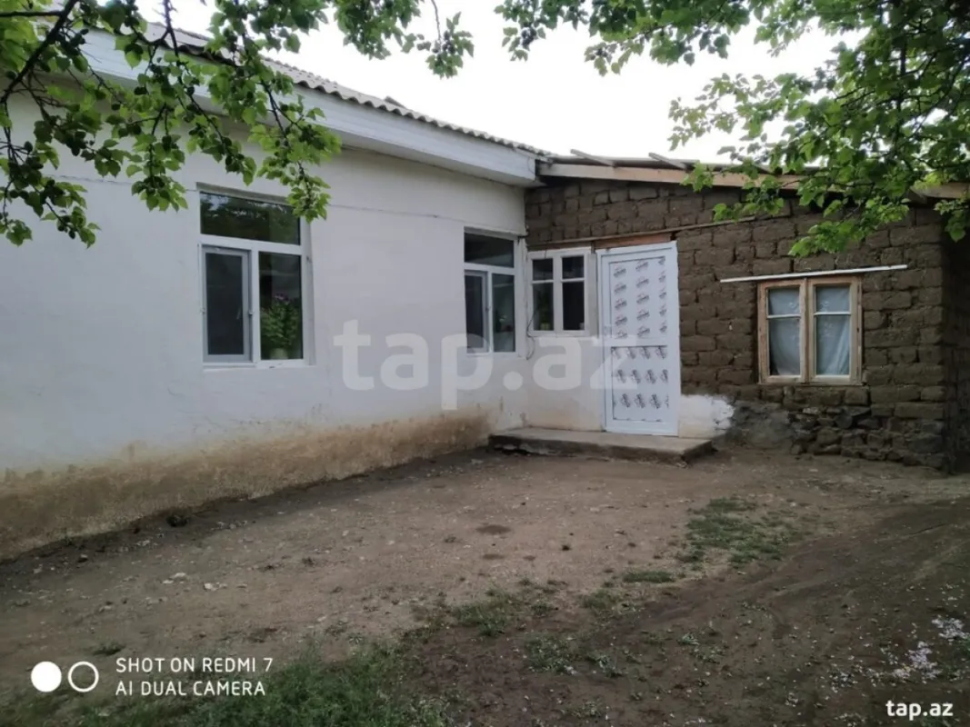 Satılır 3 otaqlı həyət evi