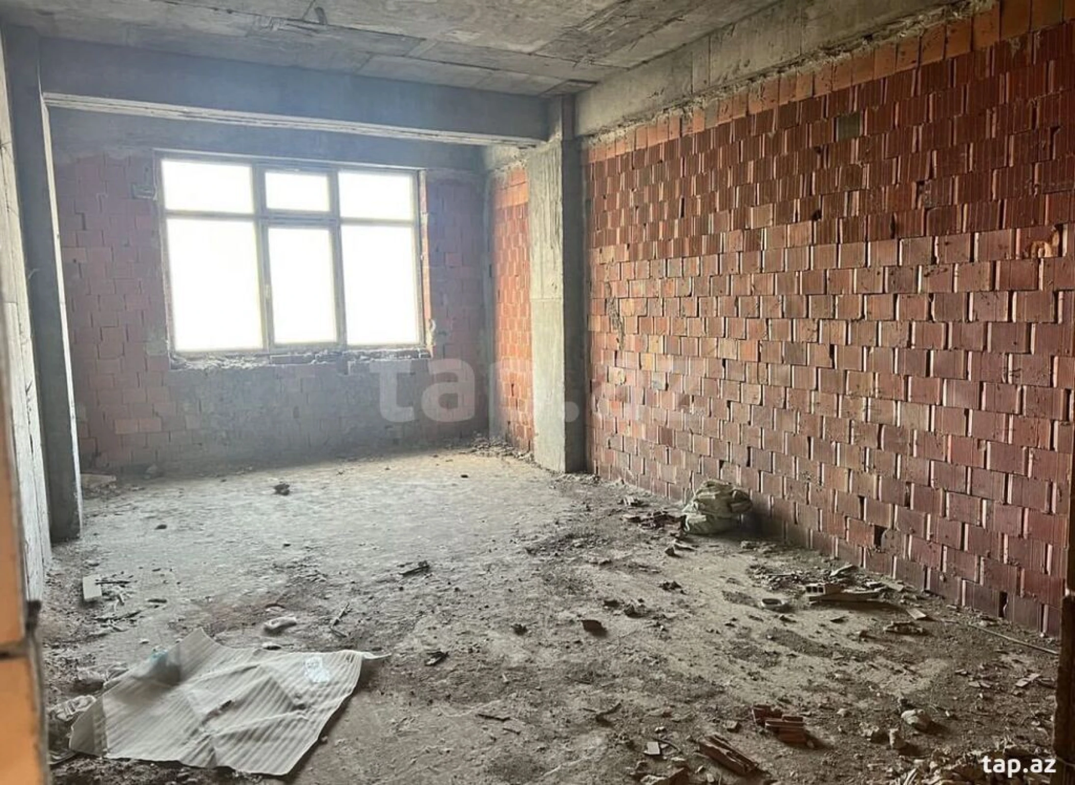 Satılır 3 otaqlı yeni tikili 135 m²