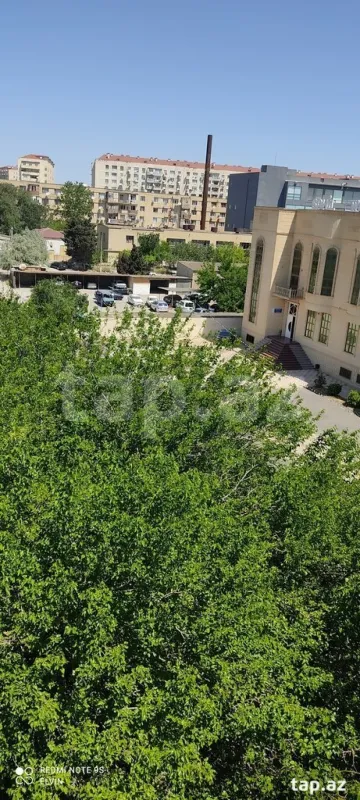 Satılır 4 otaqlı mənzil 82.5 m²