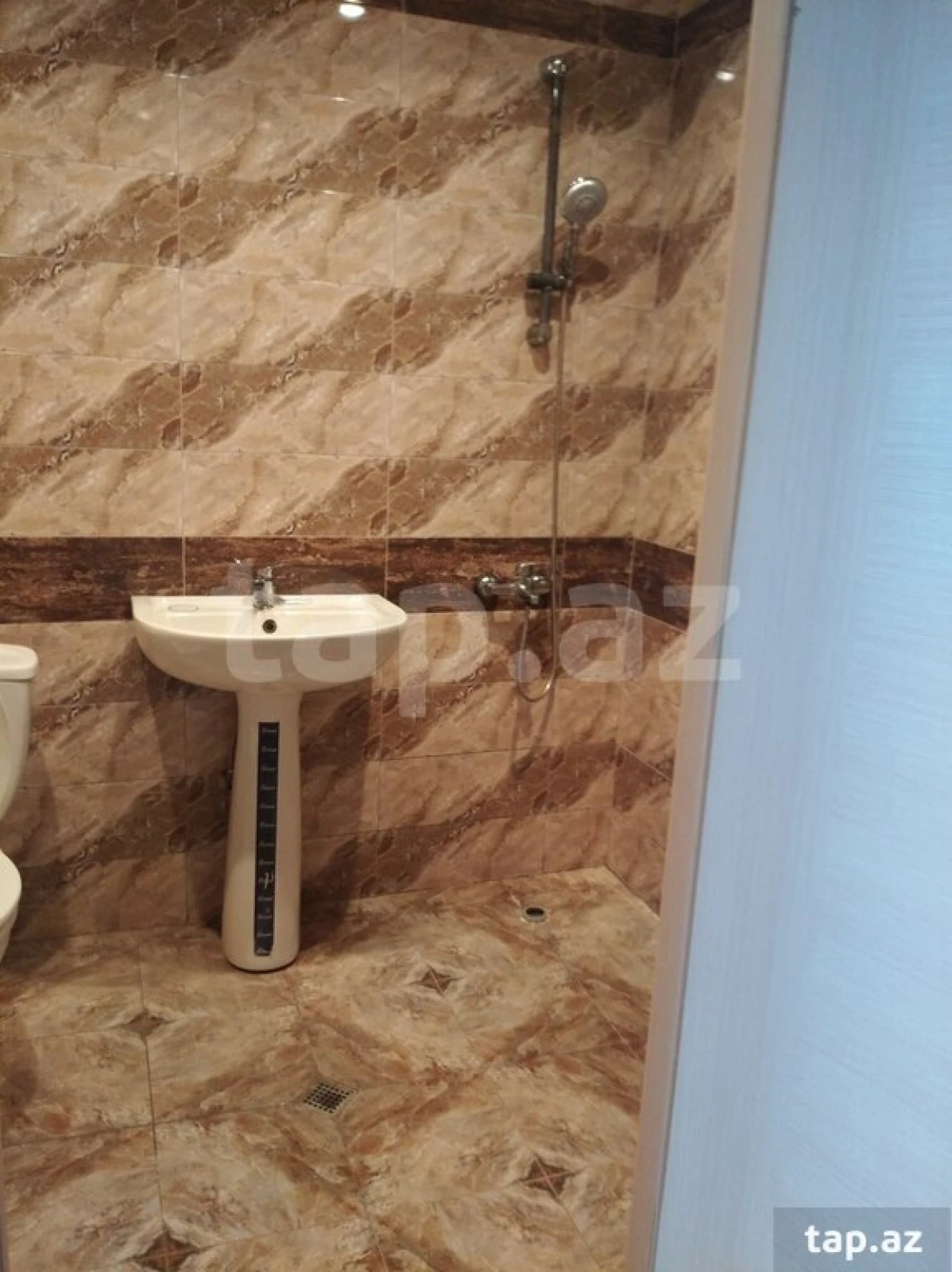 Satılır 4 otaqlı yeni tikili 145 m²