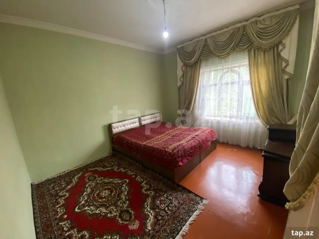 Kirayə verilir 4 otaqlı həyət evi