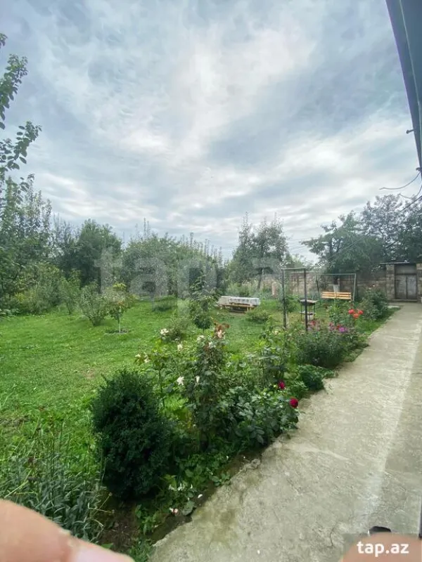 Kirayə verilir 4 otaqlı həyət evi