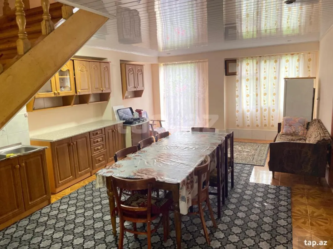 Kirayə verilir 4 otaqlı həyət evi