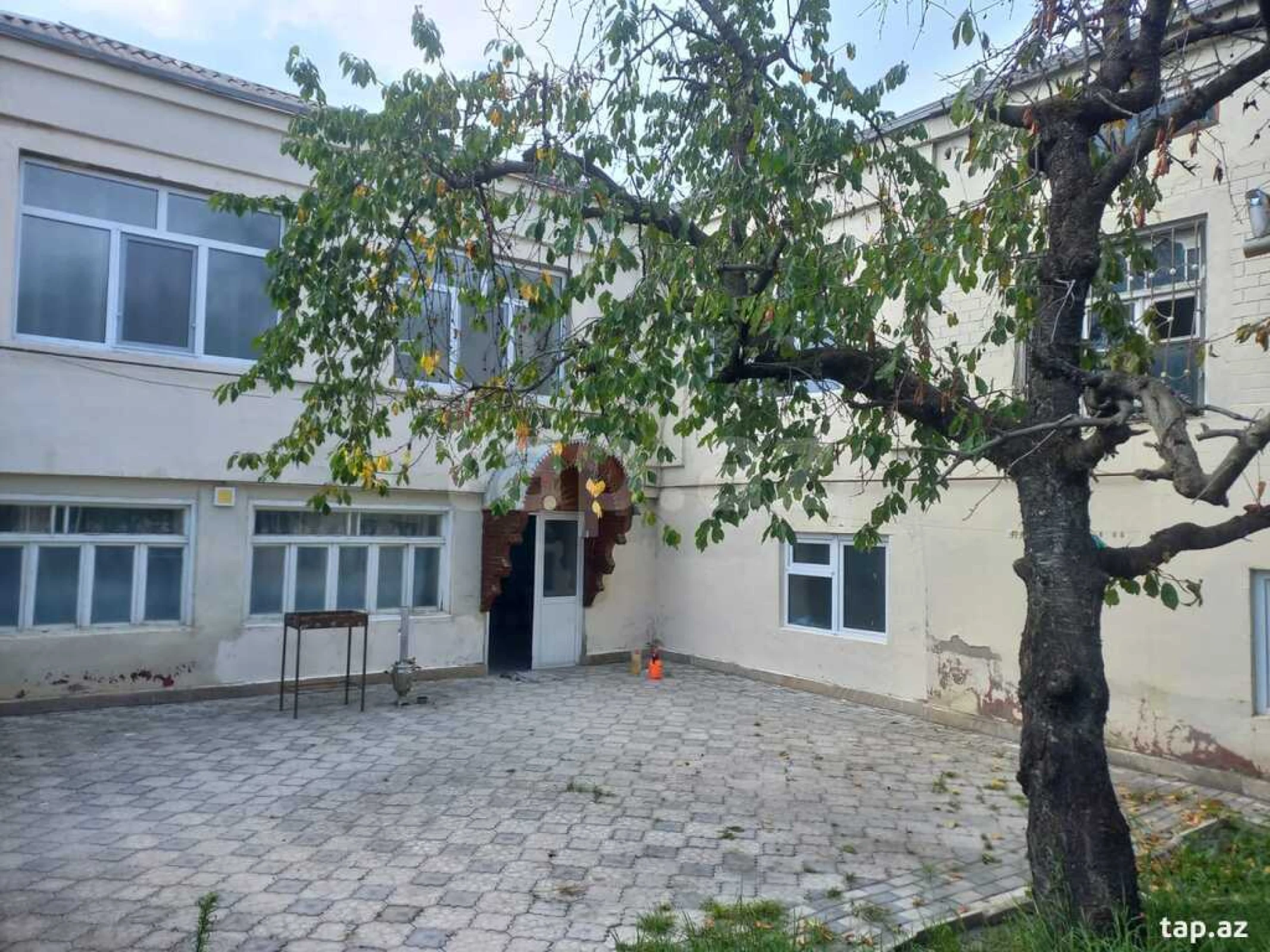 Kirayə verilir 3 otaqlı həyət evi