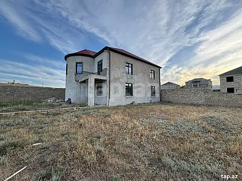 Satılır 7 otaqlı həyət evi 240 m² — Bakı 7 otaq 240.00 m²