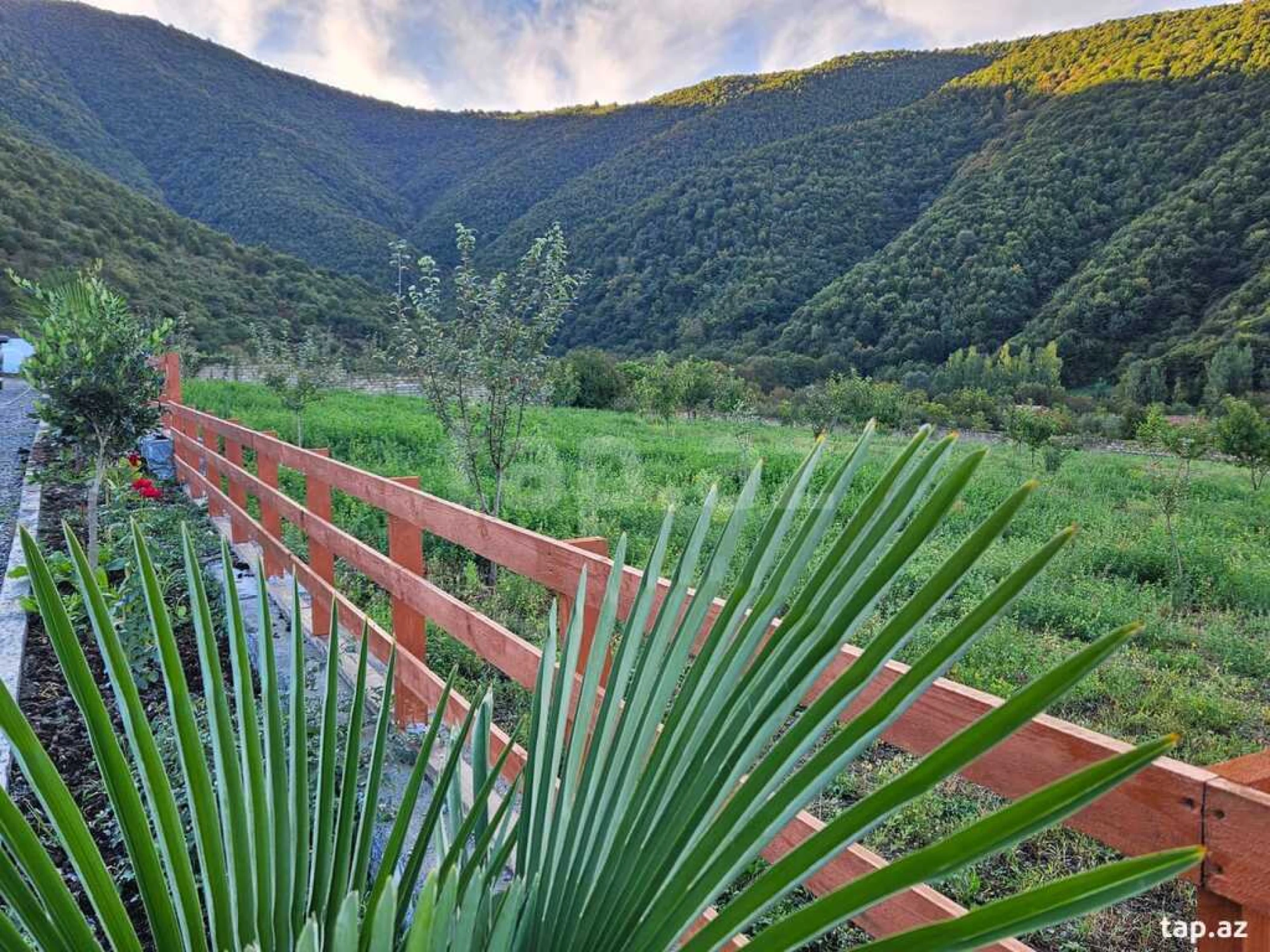 Kirayə verilir 3 otaqlı həyət evi