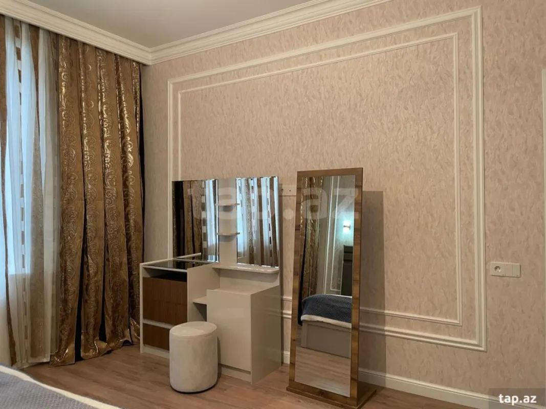 Kirayə verilir 5 otaqlı həyət evi