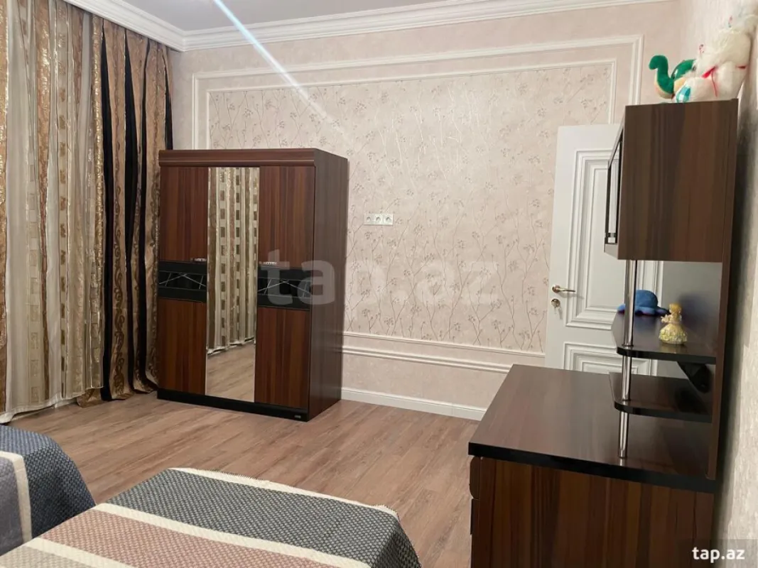 Kirayə verilir 5 otaqlı həyət evi