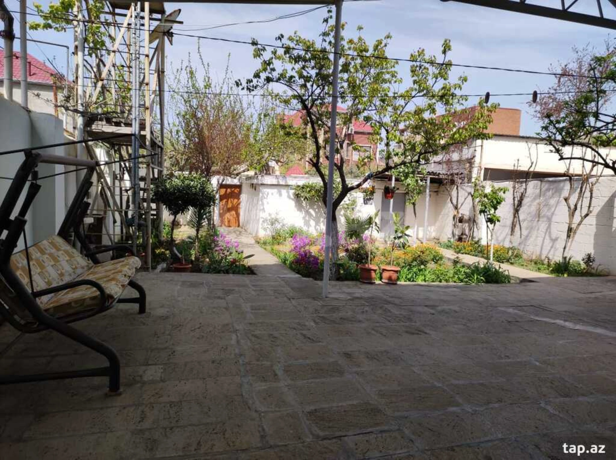 Satılır 3 otaqlı həyət evi