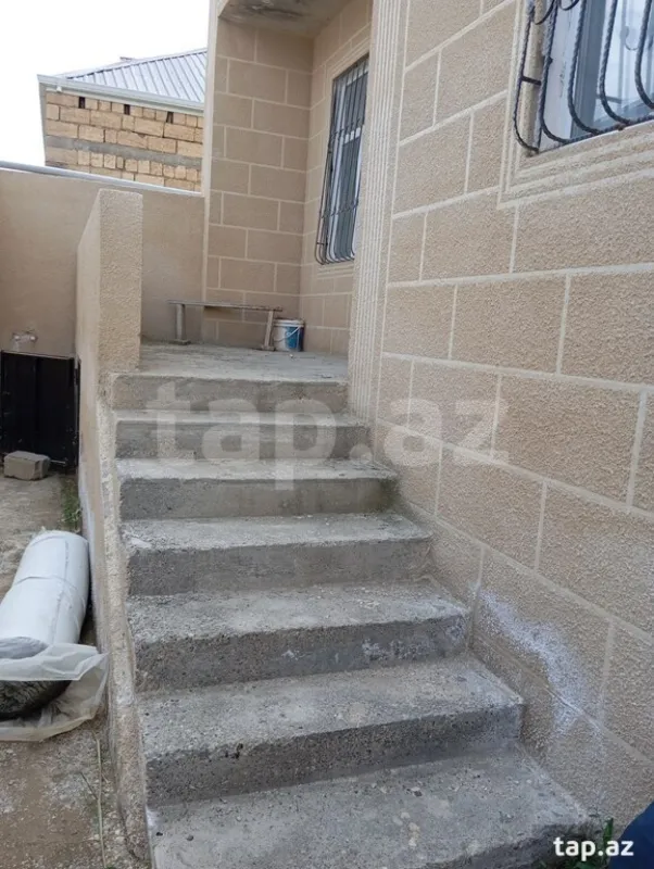 Satılır 4 otaqlı həyət evi 160 m²