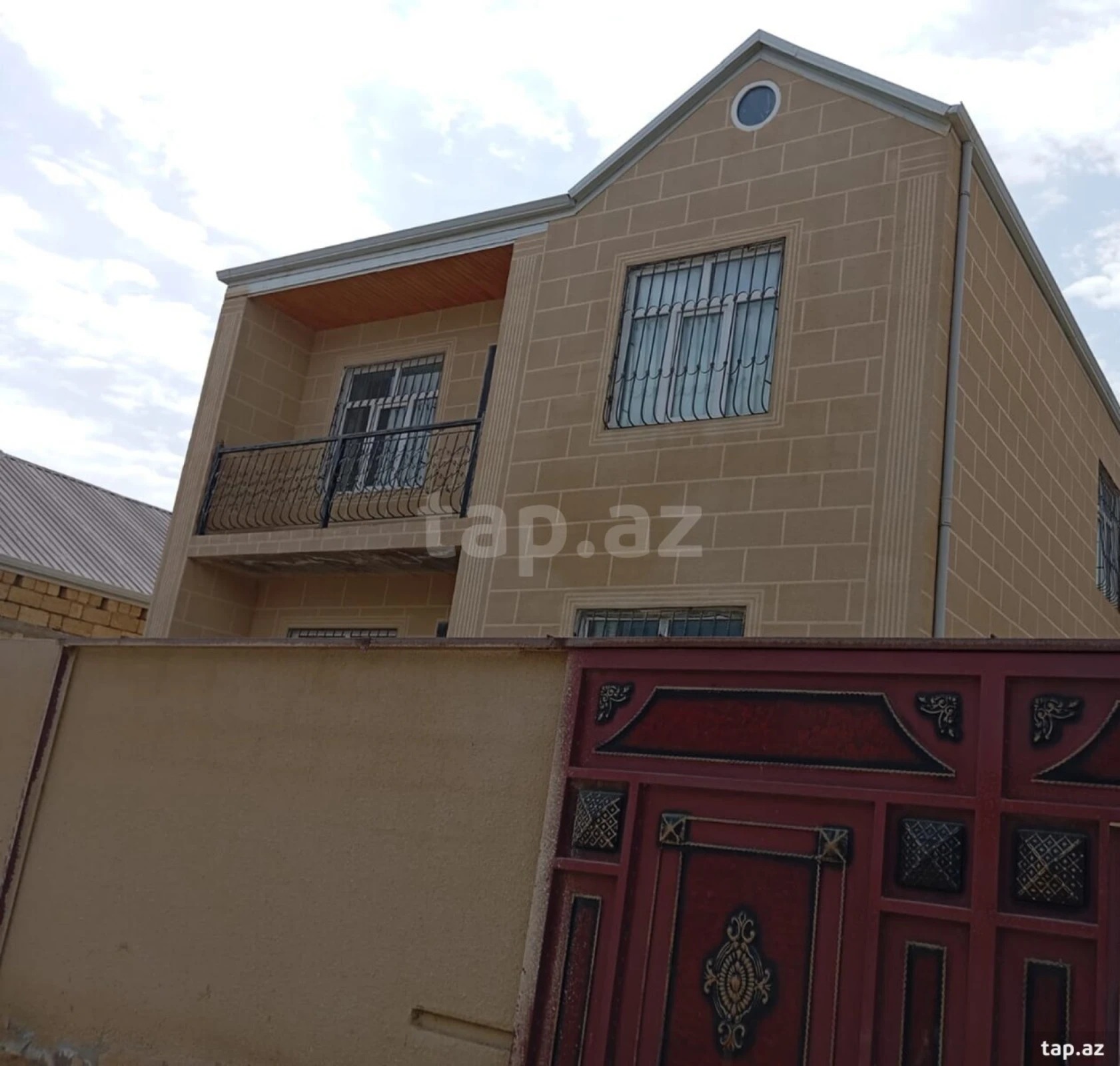 Satılır 4 otaqlı həyət evi 160 m²