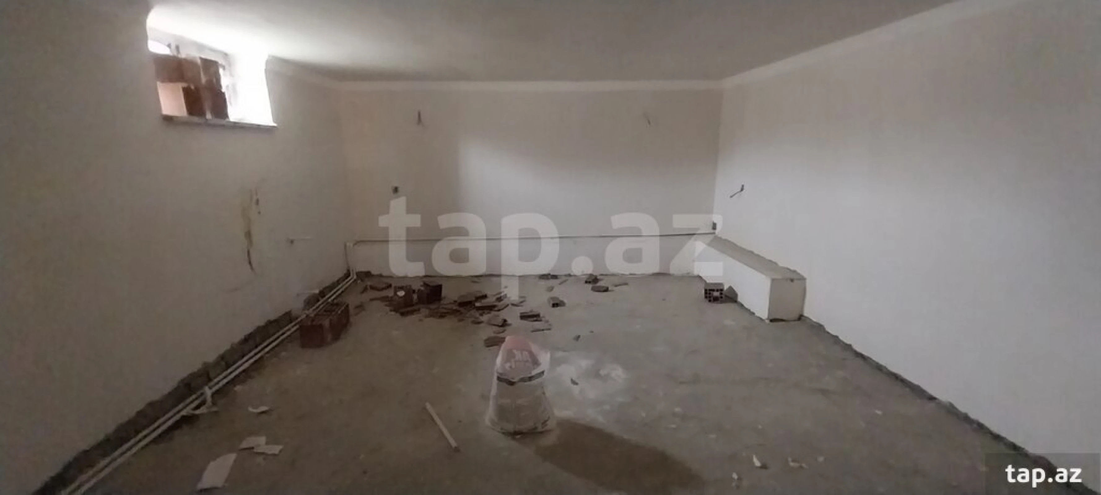 Satılır 10 otaqlı həyət evi