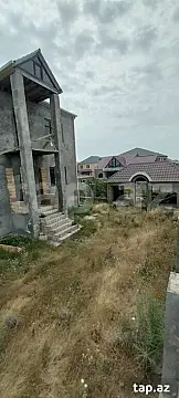 Satılır 10 otaqlı həyət evi