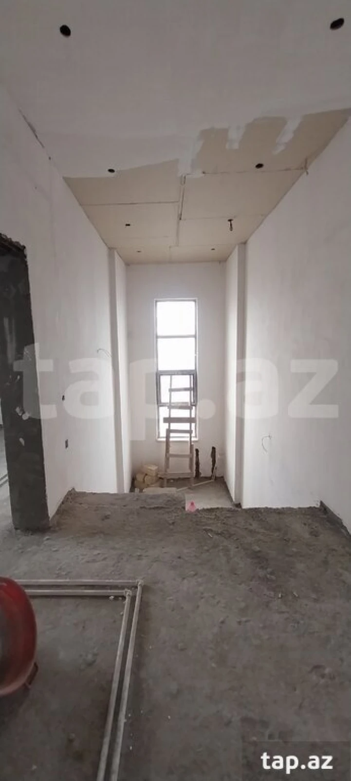 Satılır 10 otaqlı həyət evi