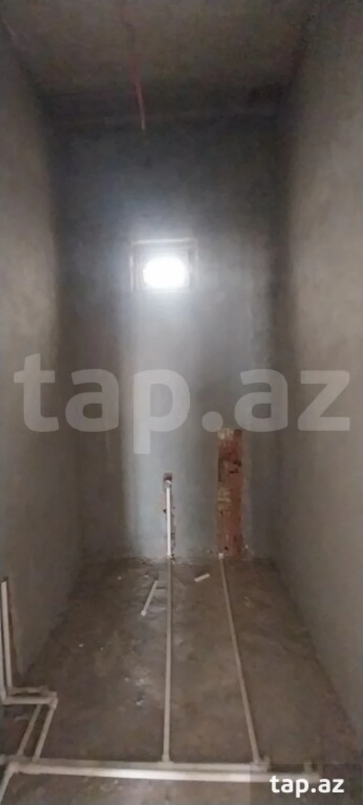 Satılır 10 otaqlı həyət evi