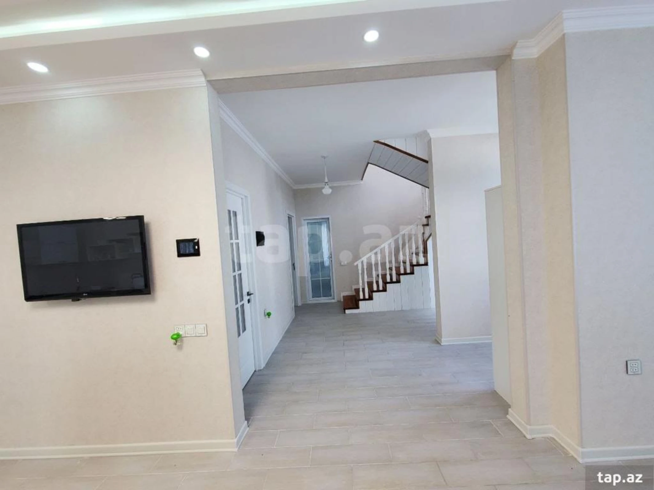 Kirayə verilir 5 otaqlı həyət evi