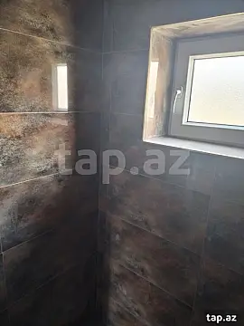 Satılır 8 otaqlı həyət evi