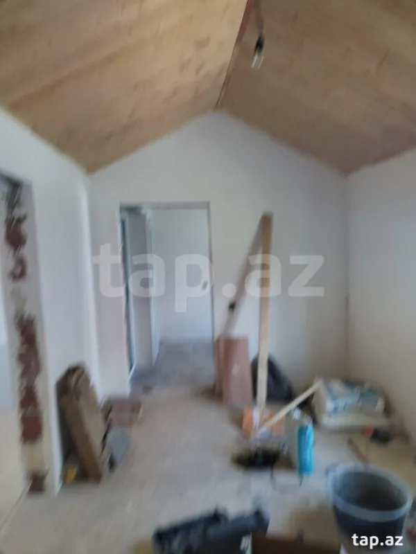 Satılır 8 otaqlı həyət evi