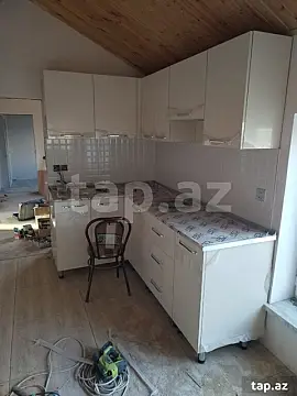 Satılır 8 otaqlı həyət evi