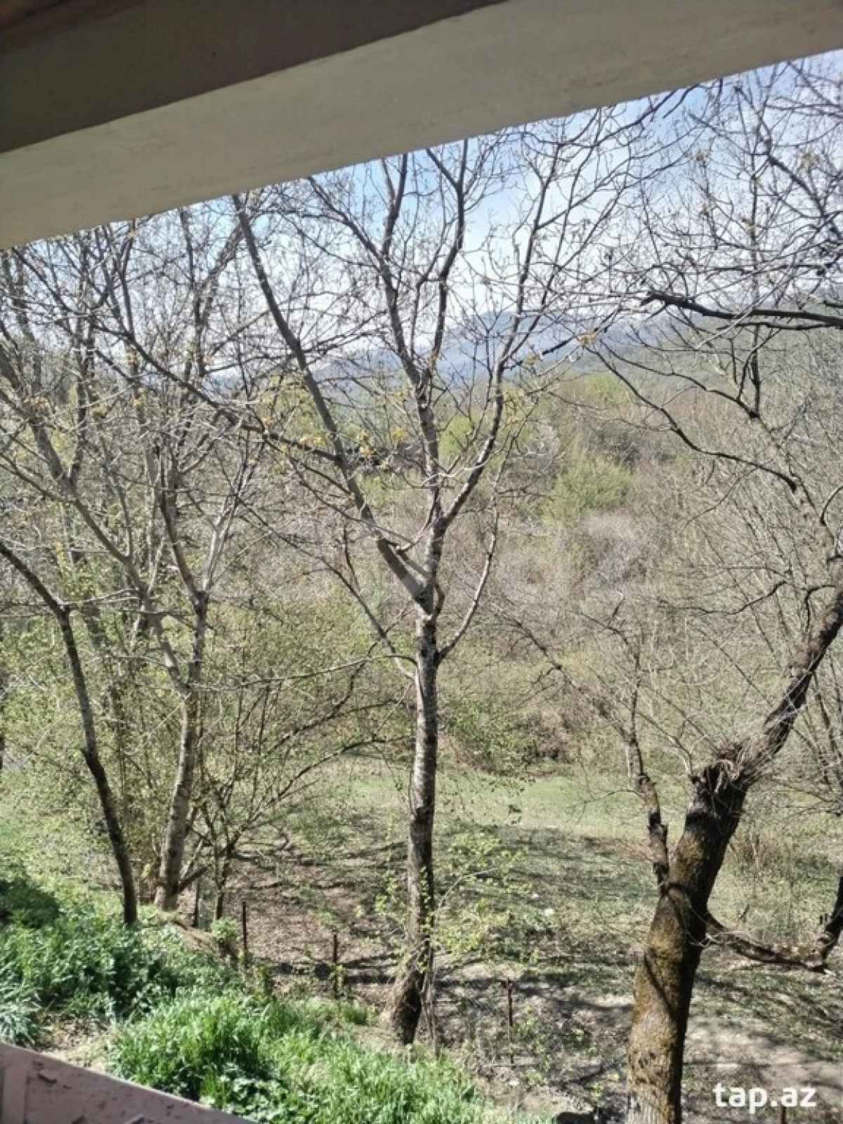 Satılır 8 otaqlı həyət evi