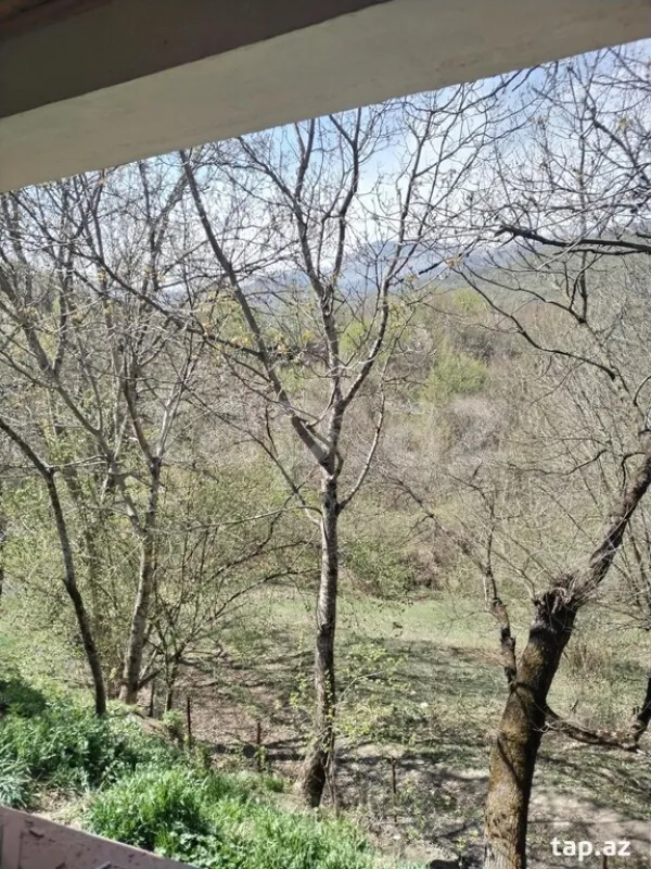 Satılır 8 otaqlı həyət evi