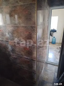 Satılır 8 otaqlı həyət evi