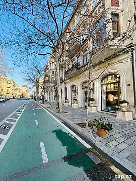 Satılır 4 otaqlı mənzil 200 m² — Bakı 4 otaq 200.00 m²