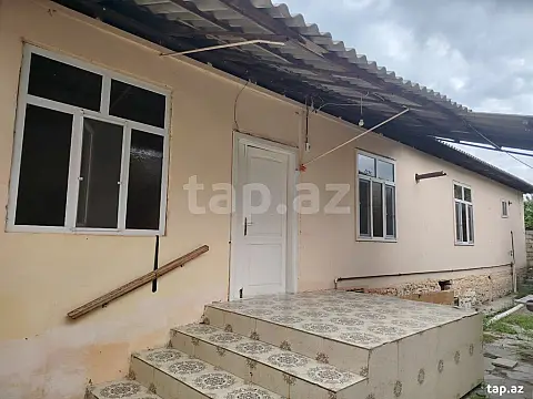 Satılır 4 otaqlı həyət evi — Göyçay 4 otaq