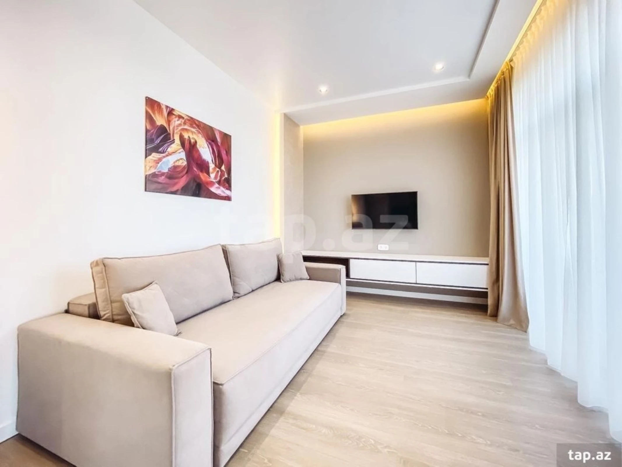 Kirayə verilir 6 otaqlı həyət evi