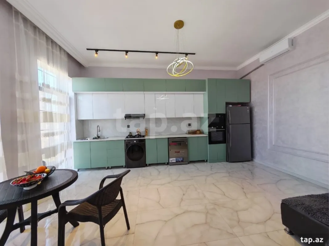 Kirayə verilir 4 otaqlı həyət evi