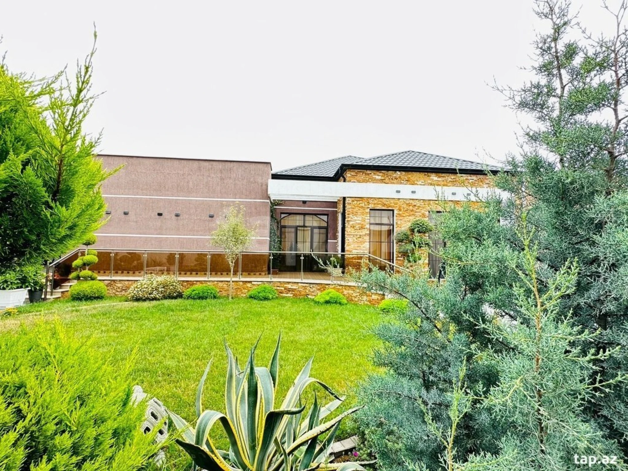 Kirayə verilir 4 otaqlı həyət evi