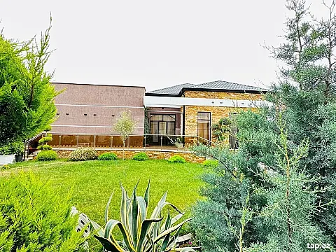 Kirayə verilir 4 otaqlı həyət evi