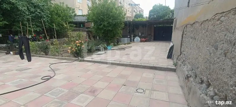 Satılır 4 otaqlı həyət evi 200 m²