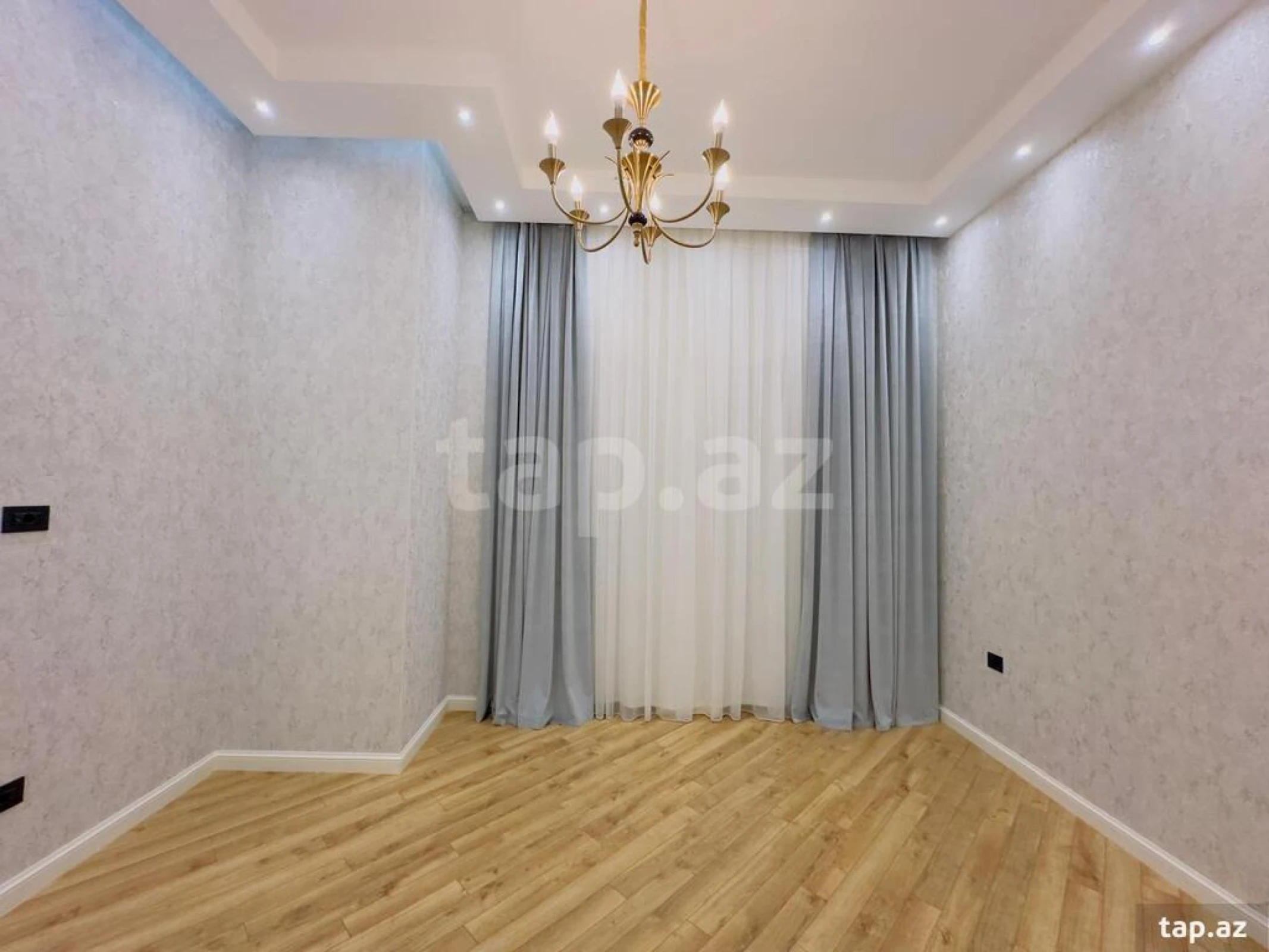 Satılır 6 otaqlı həyət evi