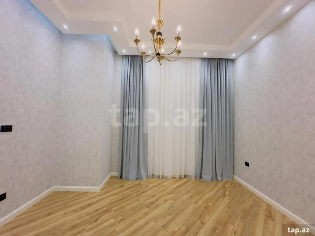 Satılır 6 otaqlı həyət evi