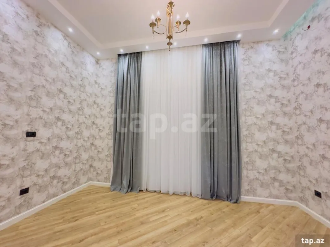 Satılır 6 otaqlı həyət evi