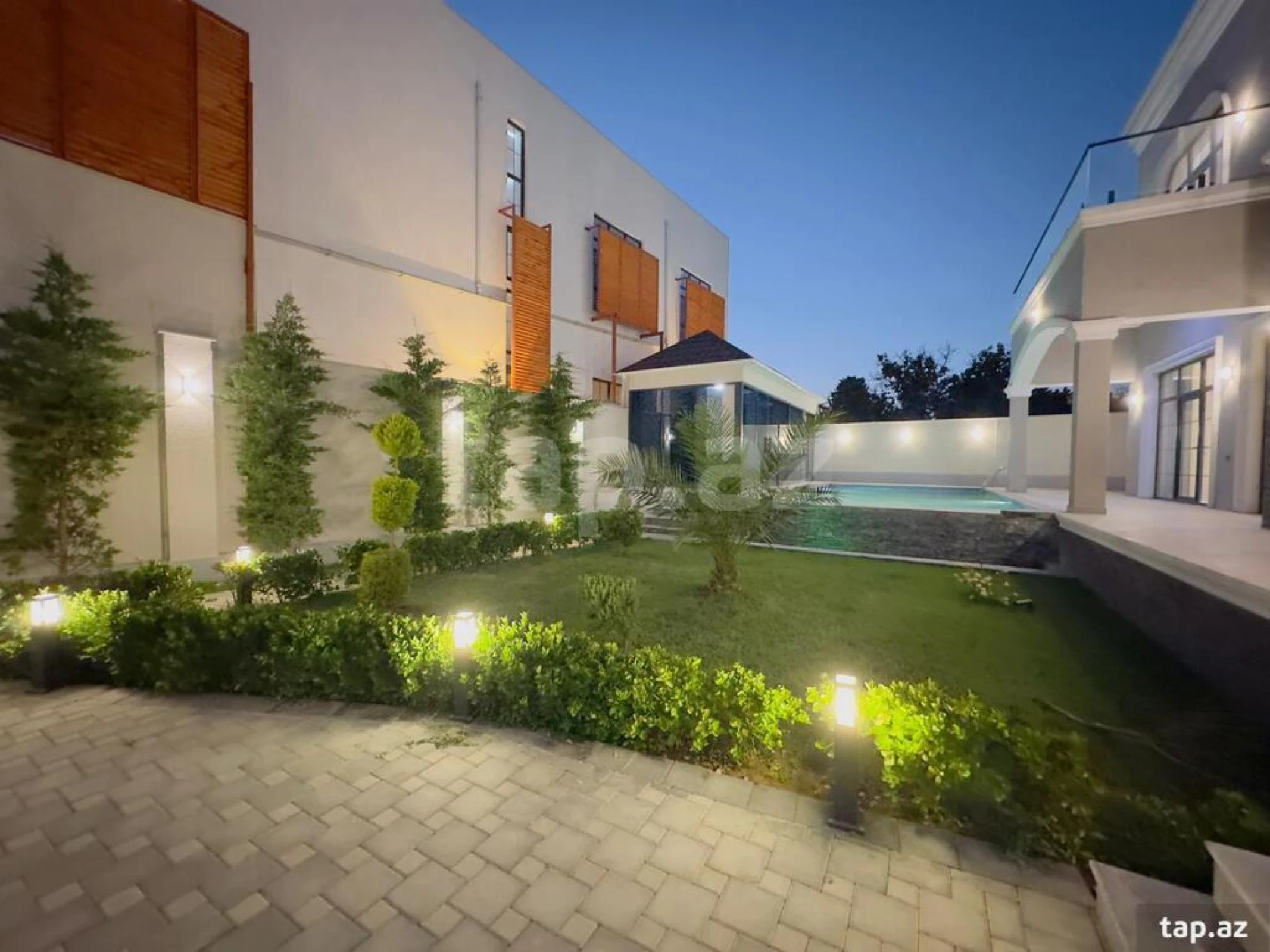 Satılır 6 otaqlı həyət evi