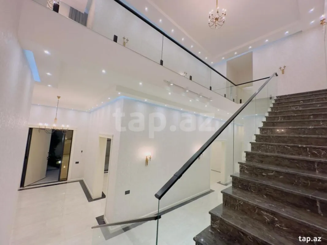 Satılır 6 otaqlı həyət evi