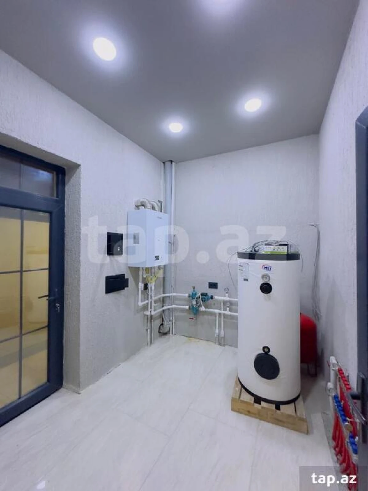 Satılır 6 otaqlı həyət evi