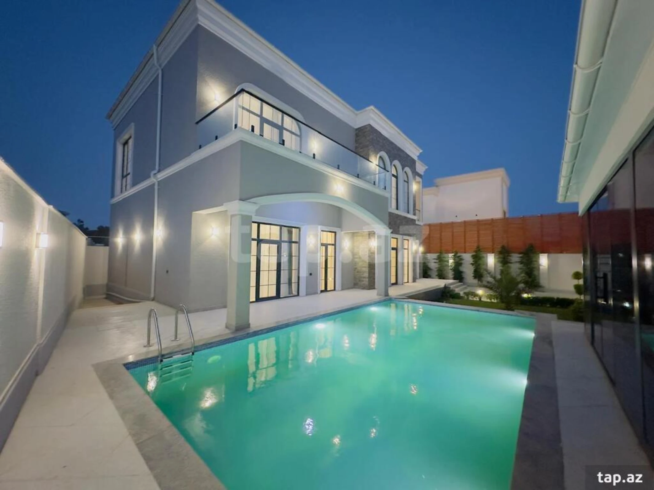 Satılır 6 otaqlı həyət evi