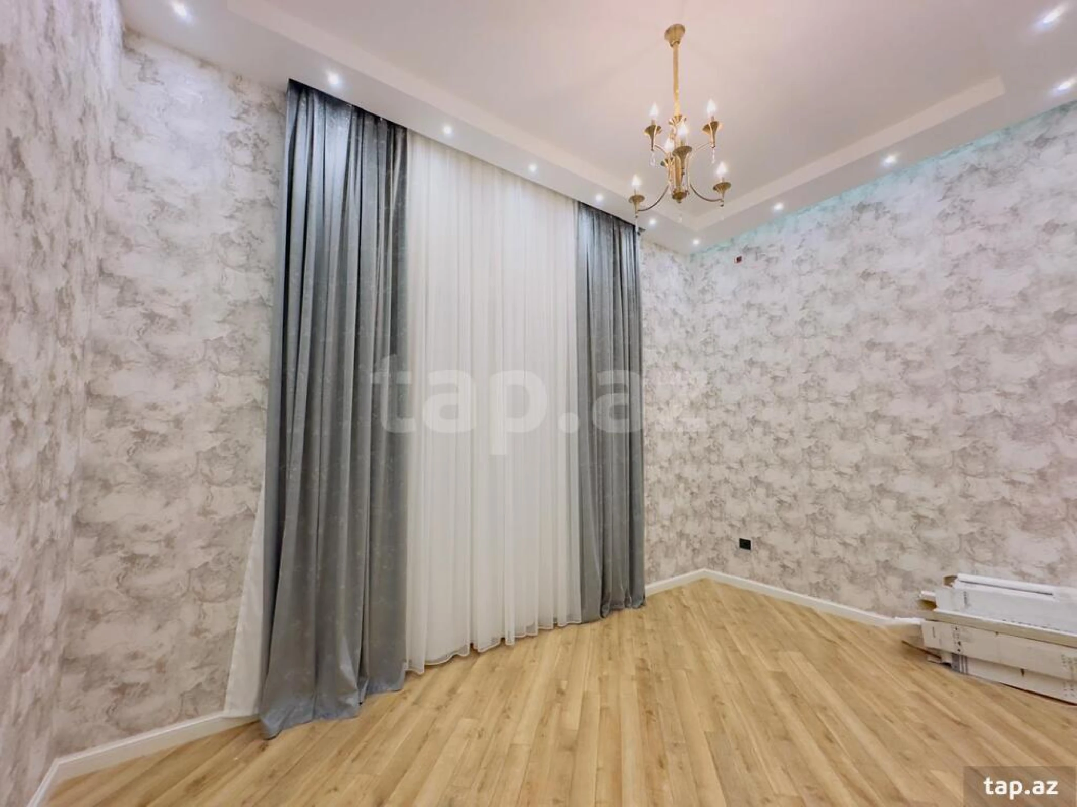 Satılır 6 otaqlı həyət evi