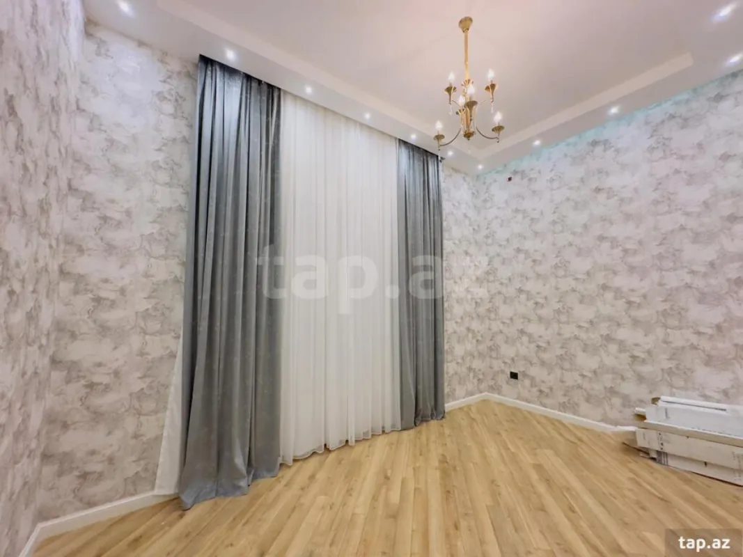 Satılır 6 otaqlı həyət evi