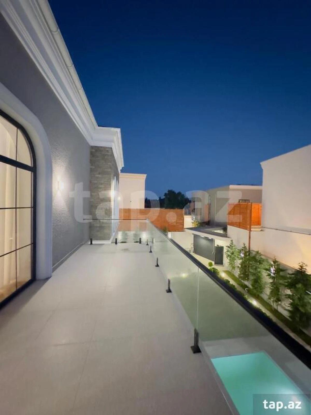 Satılır 6 otaqlı həyət evi