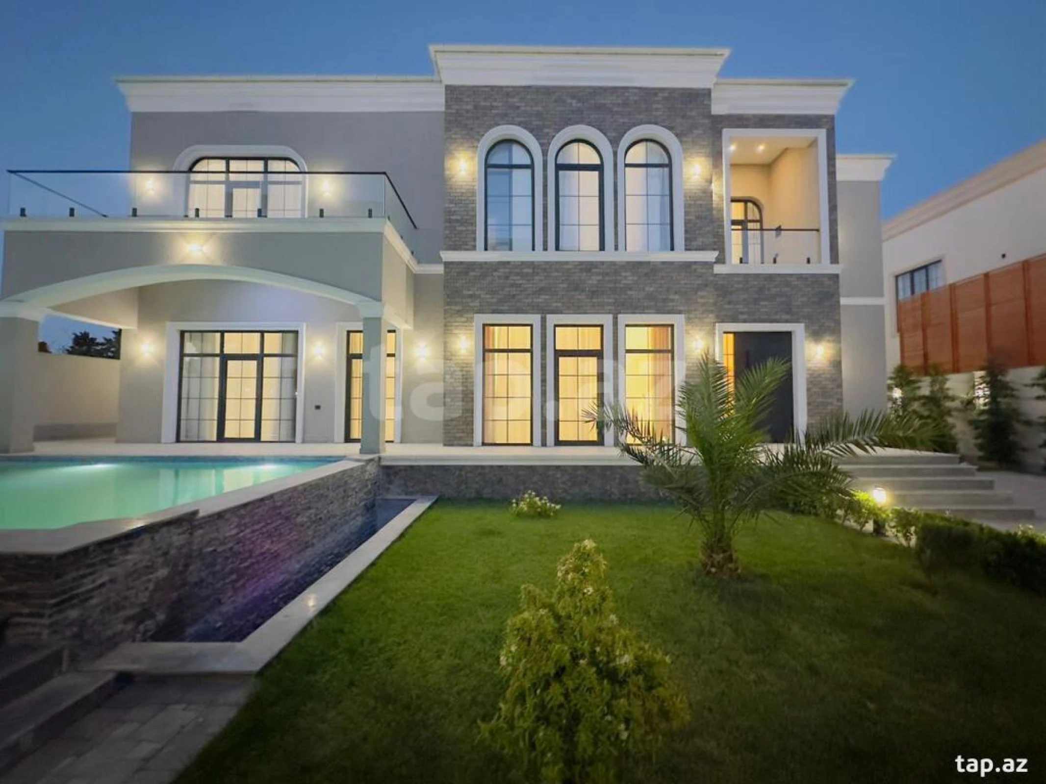 Satılır 6 otaqlı həyət evi