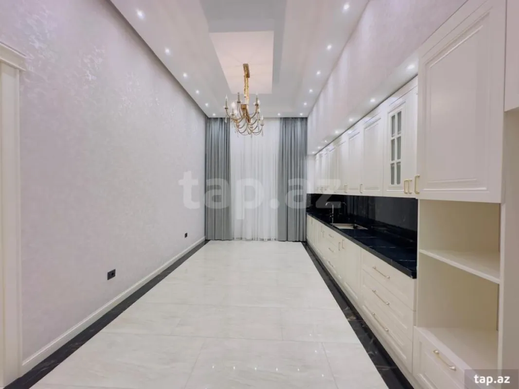 Satılır 6 otaqlı həyət evi