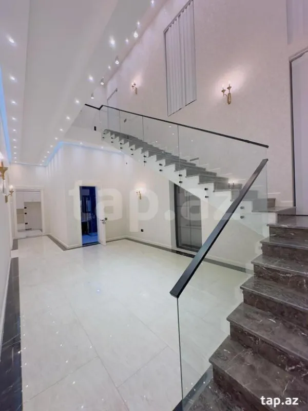 Satılır 6 otaqlı həyət evi